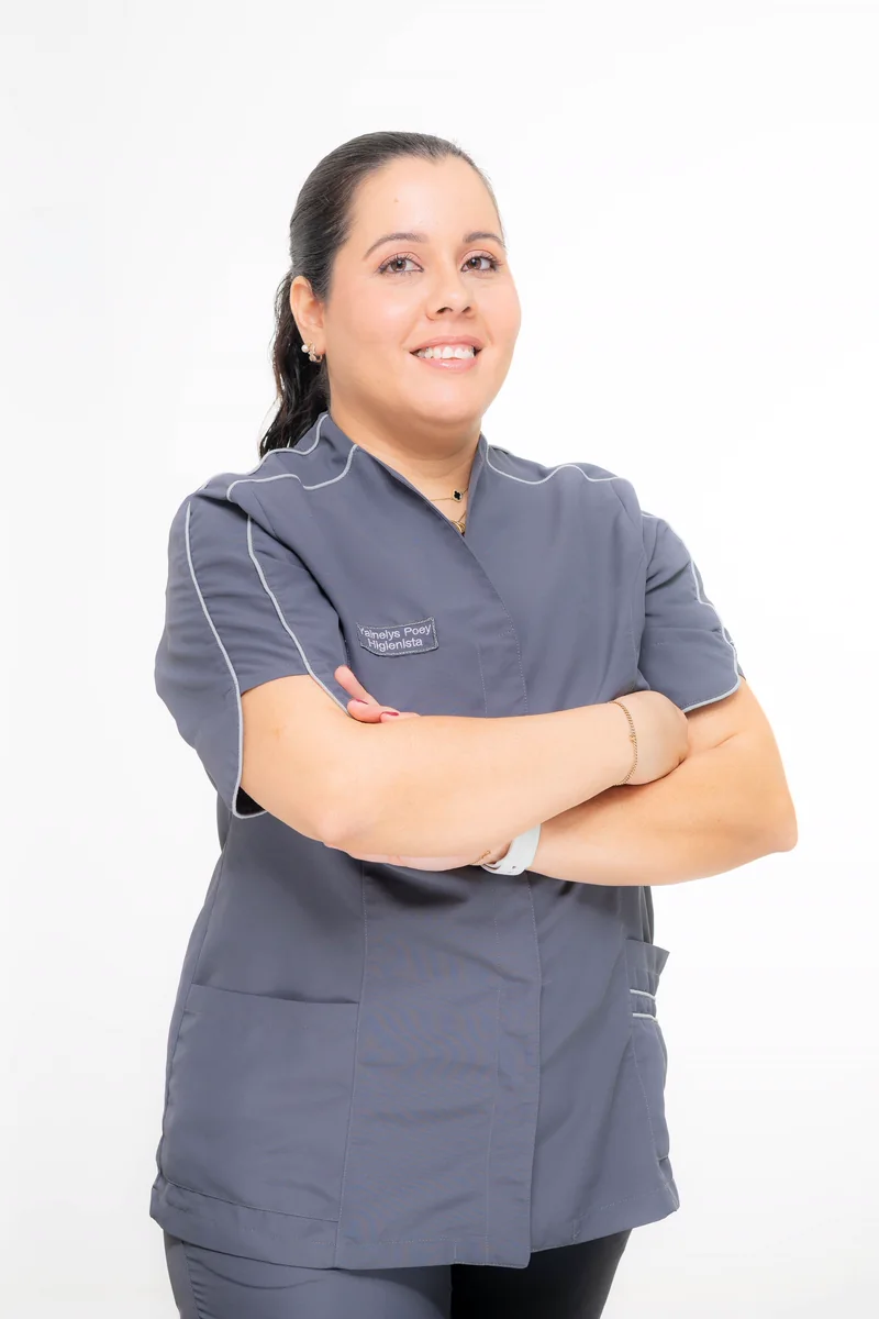 Yainelys Poey Hernández, higienista dental y auxiliar en Soludental